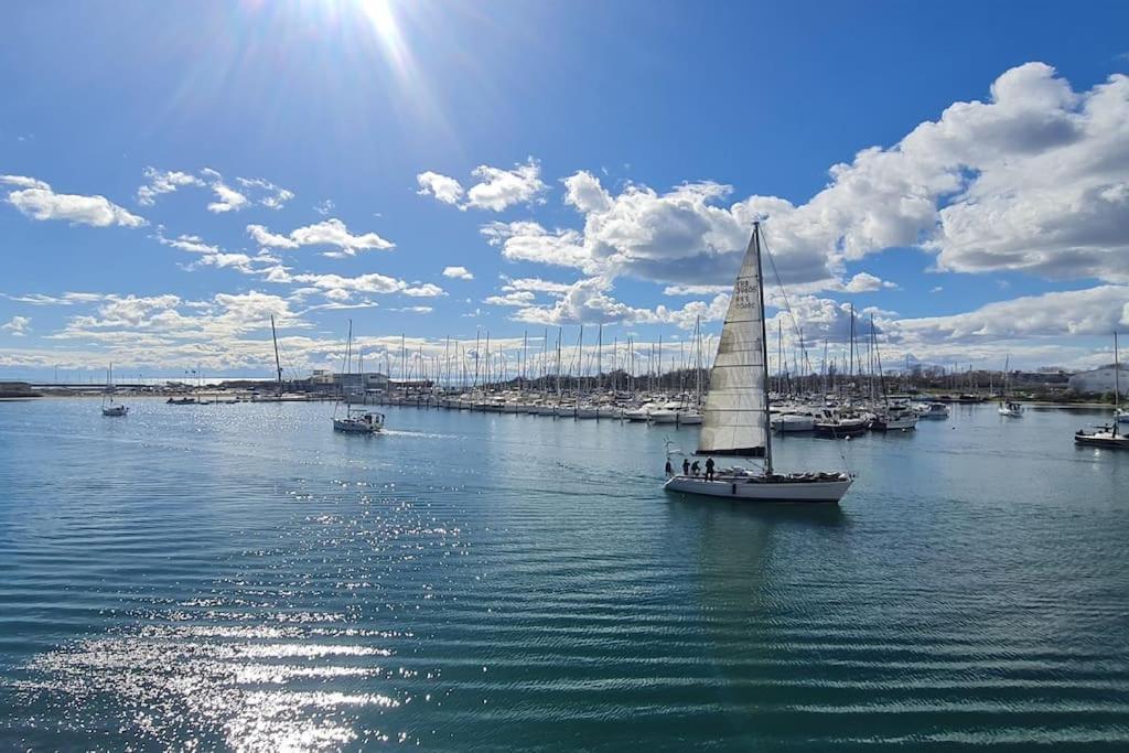 Apartment Avec Balcon, Vue Mer, Piscine, Parking *