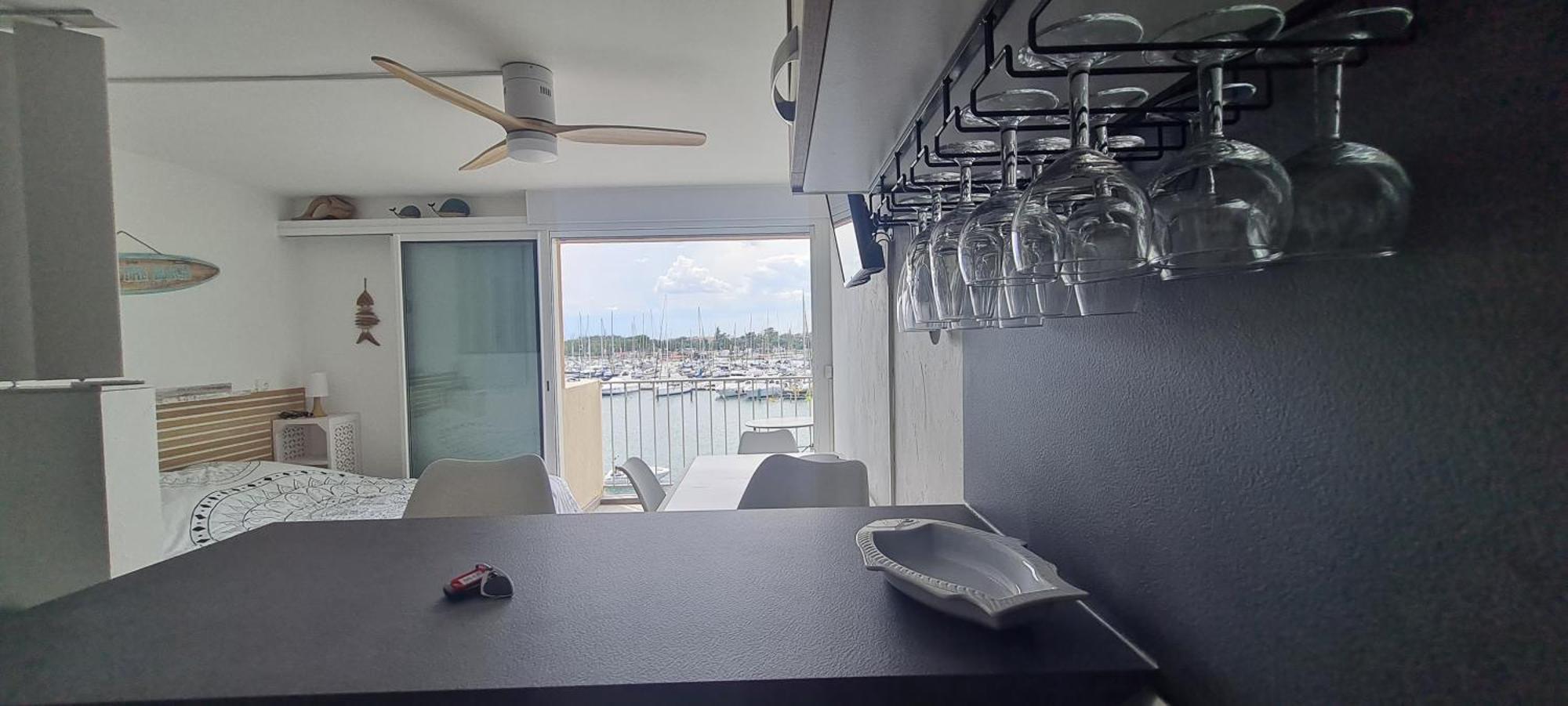 Avec Balcon, Vue Mer, Piscine, Parking Apartment